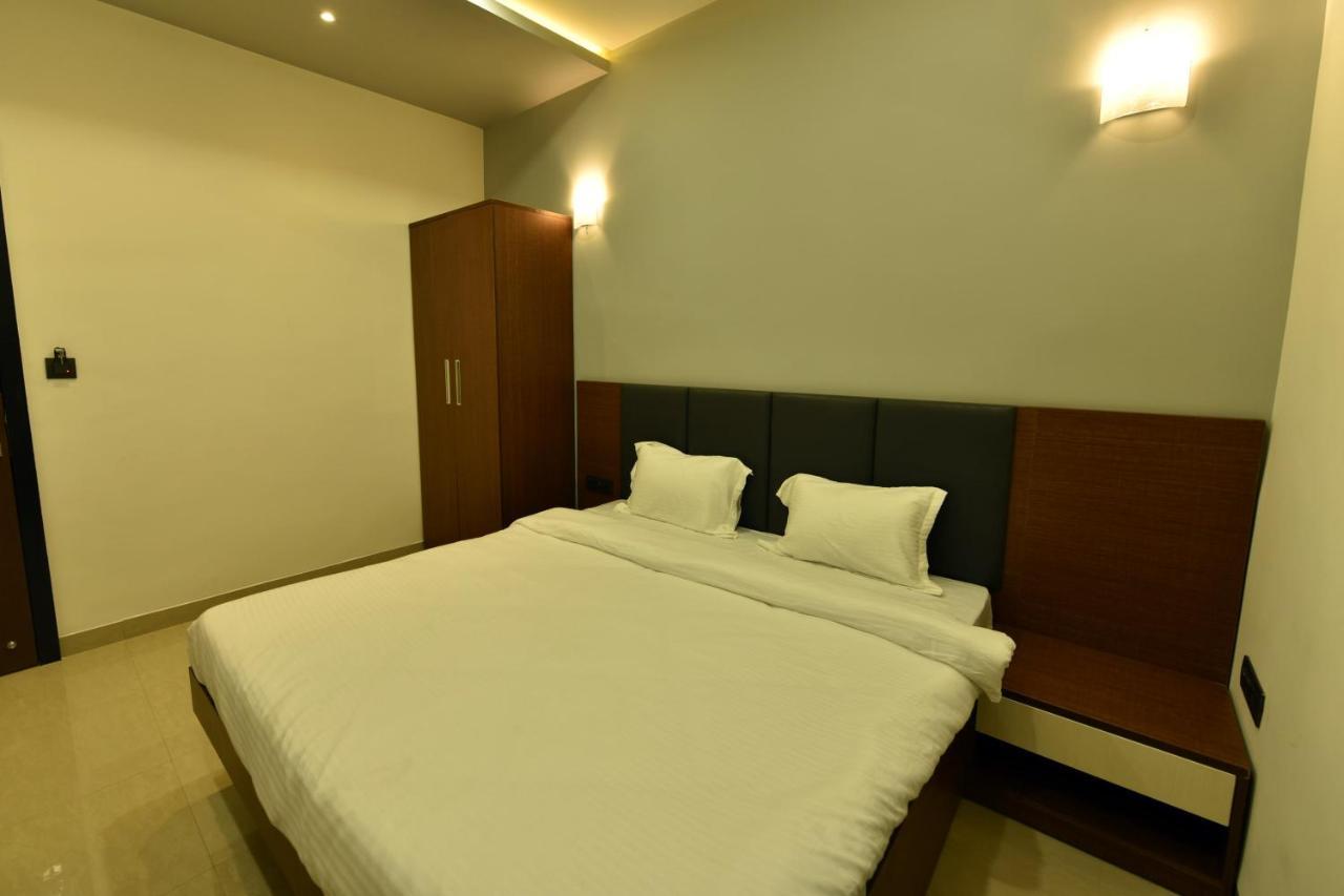 Hotel Nikhil Regency Bhilai Екстериор снимка